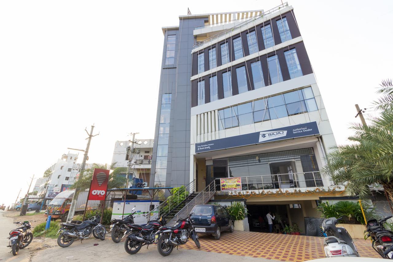 Oyo 7627 Royal Plaza Hotel Haiderabad Buitenkant foto