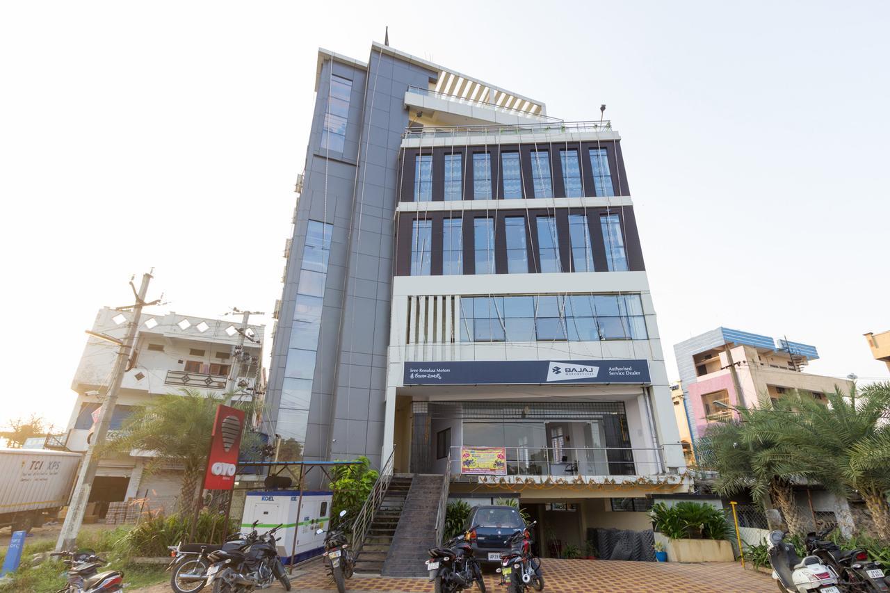 Oyo 7627 Royal Plaza Hotel Haiderabad Buitenkant foto