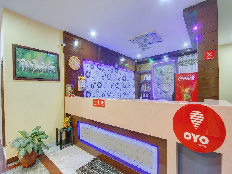 Oyo 7627 Royal Plaza Hotel Haiderabad Buitenkant foto