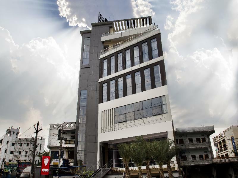 Oyo 7627 Royal Plaza Hotel Haiderabad Buitenkant foto